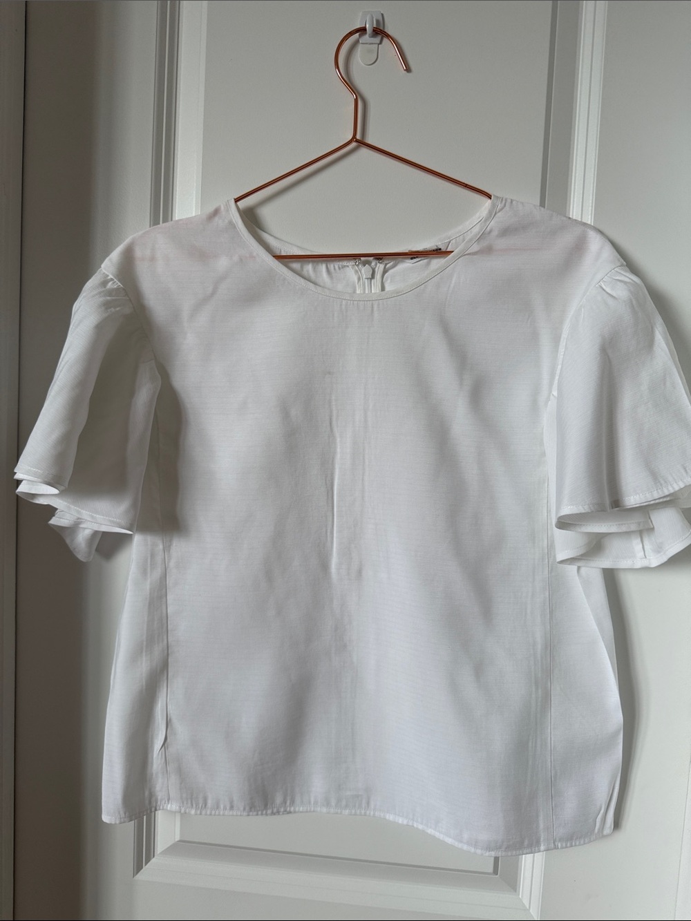 Club Monaco White Ruffle Sleeve Blouse